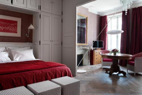 La Rochelle France hotel voucher discount code Agoda.com